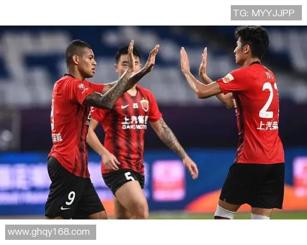 上海上港迎战胜利船全力争胜展现球队实力与风采 上海上港迎战胜利船全力争胜展现球队实力与风采