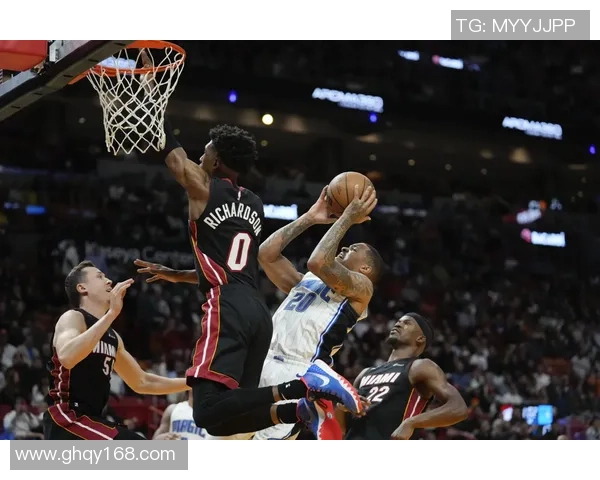 克劳福德与吉诺比利的巅峰对决:谁才是NBA历史上的得分机器 克劳福德与吉诺比利的巅峰对决:谁才是NBA历史上的得分机器