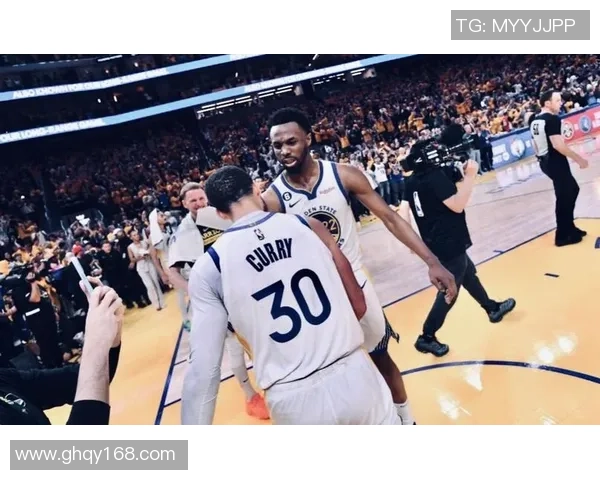 勇士与猛龙激战第3场争夺总冠军的关键时刻与精彩瞬间回顾 勇士与猛龙激战第3场争夺总冠军的关键时刻与精彩瞬间回顾